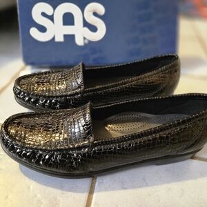 SAS Simplify Black Croc-Embossed Slip on Loafers 8.5 New